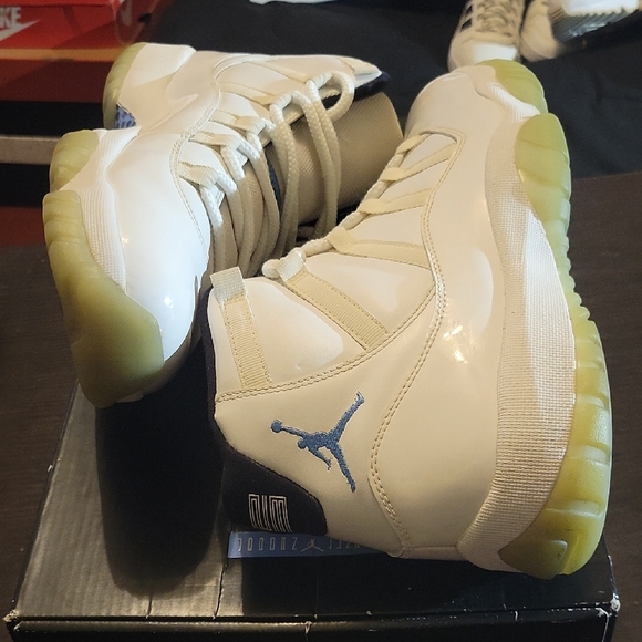 Jordan 11 Retro Legend Blue (2014) Mens 10 Womens 11.5 OG BOX EUC - Picture 8 of 11